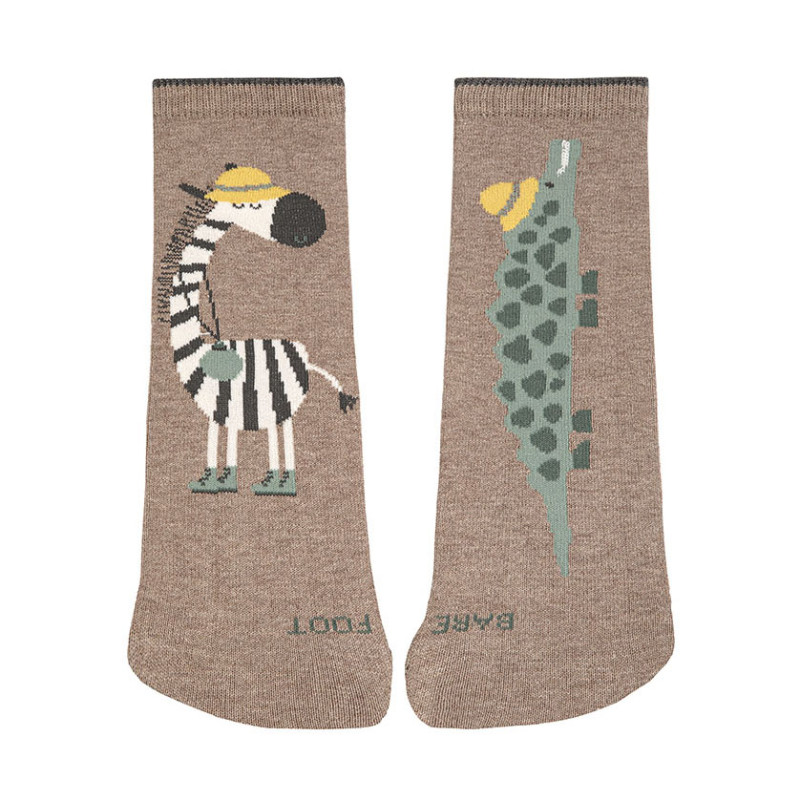 calcetines-barefoot-explorer-tronco.jpg